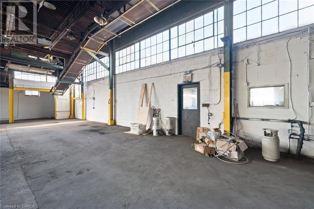 411 West Street Property Photo 18