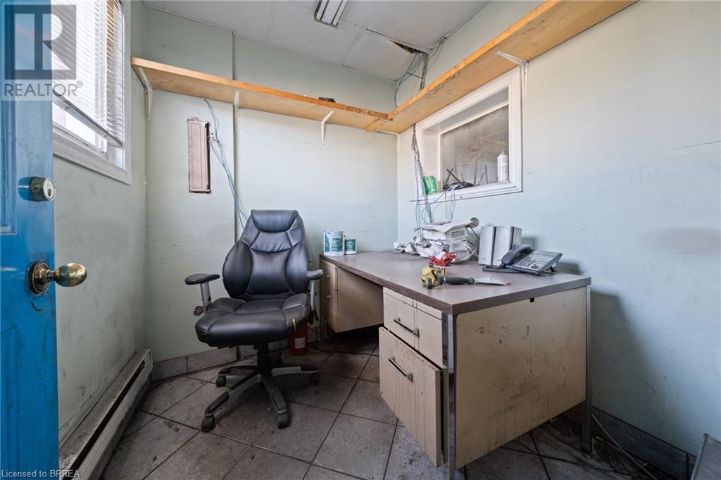 411 West Street Property Photo 19