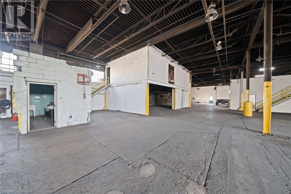 411 West Street Property Photo 25