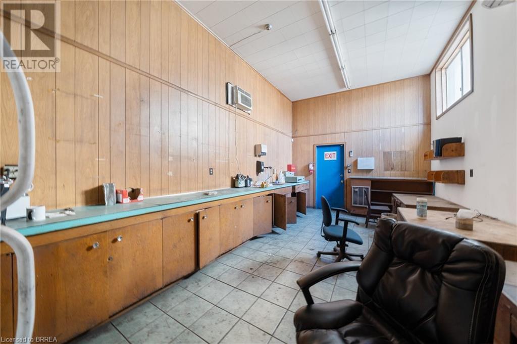 411 West Street Property Photo 35