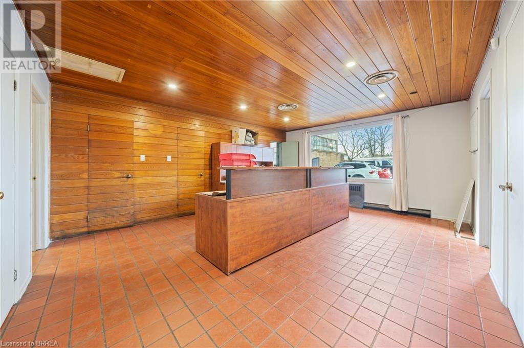 411 West Street Property Photo 43