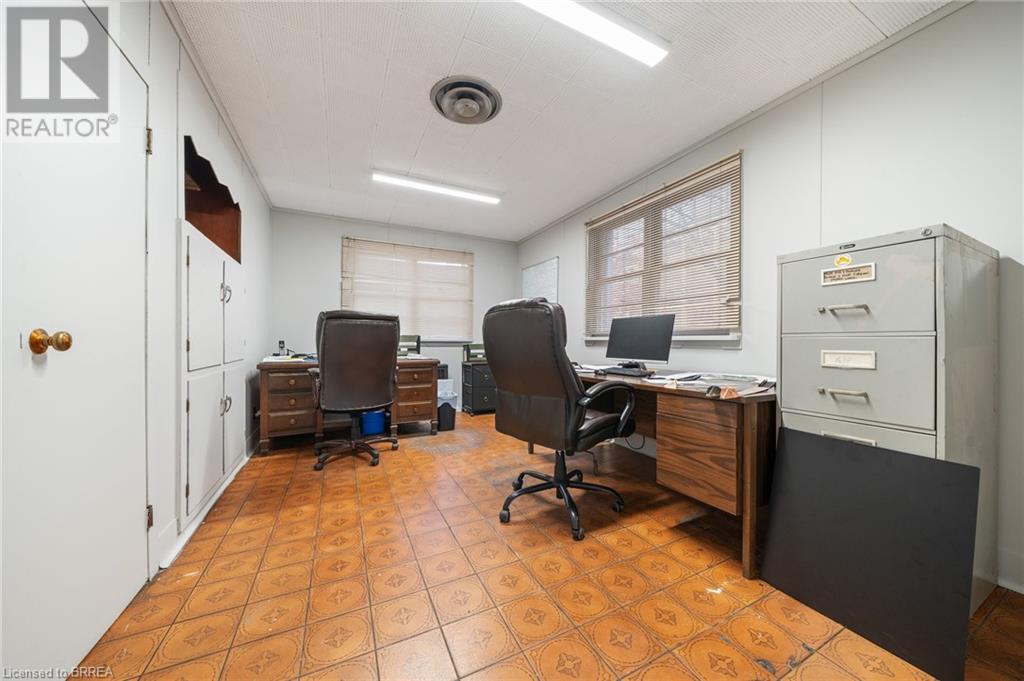 411 West Street Property Photo 44