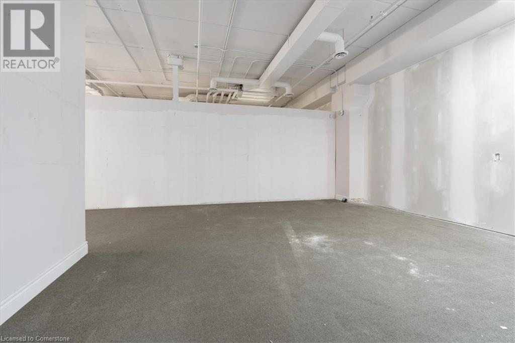 183 James Street N Property Photo 11