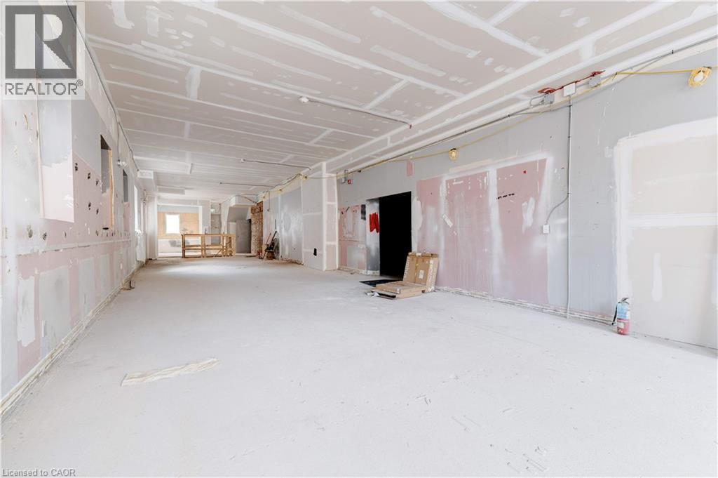 90 John Street S Property Photo 4