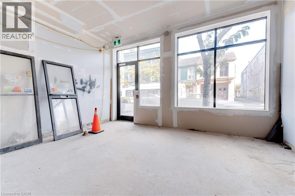 90 John Street S Property Photo 6