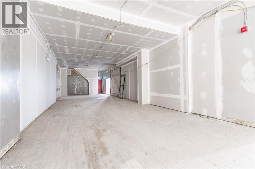 90 John Street S Property Photo 10