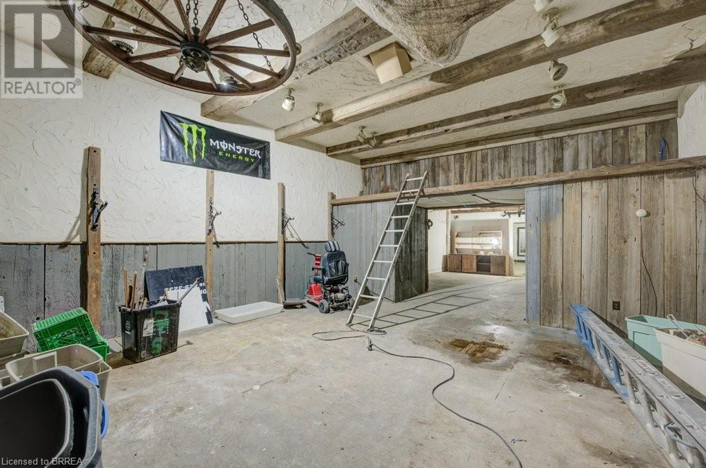 36 Norfolk Street S Property Photo 9