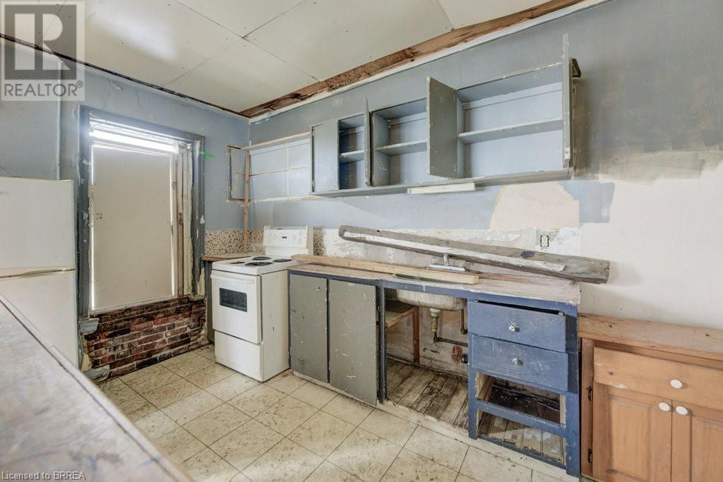 36 Norfolk Street S Property Photo 24