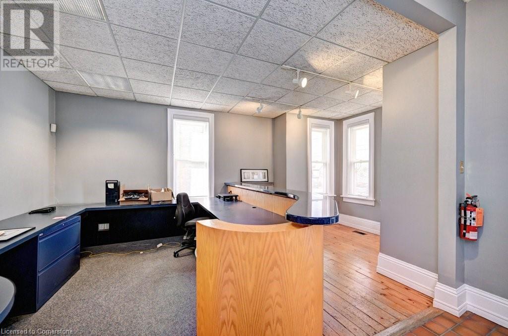 171 Victoria Street N Property Photo 15