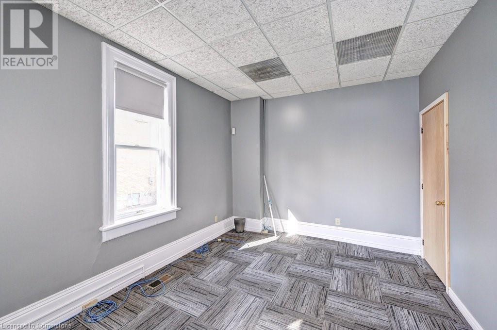 171 Victoria Street N Property Photo 28