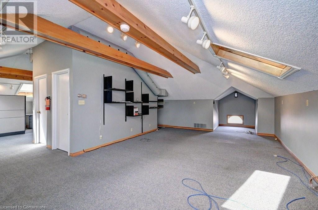 171 Victoria Street N Property Photo 35