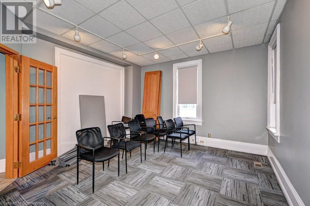 171 Victoria Street N Property Photo 40