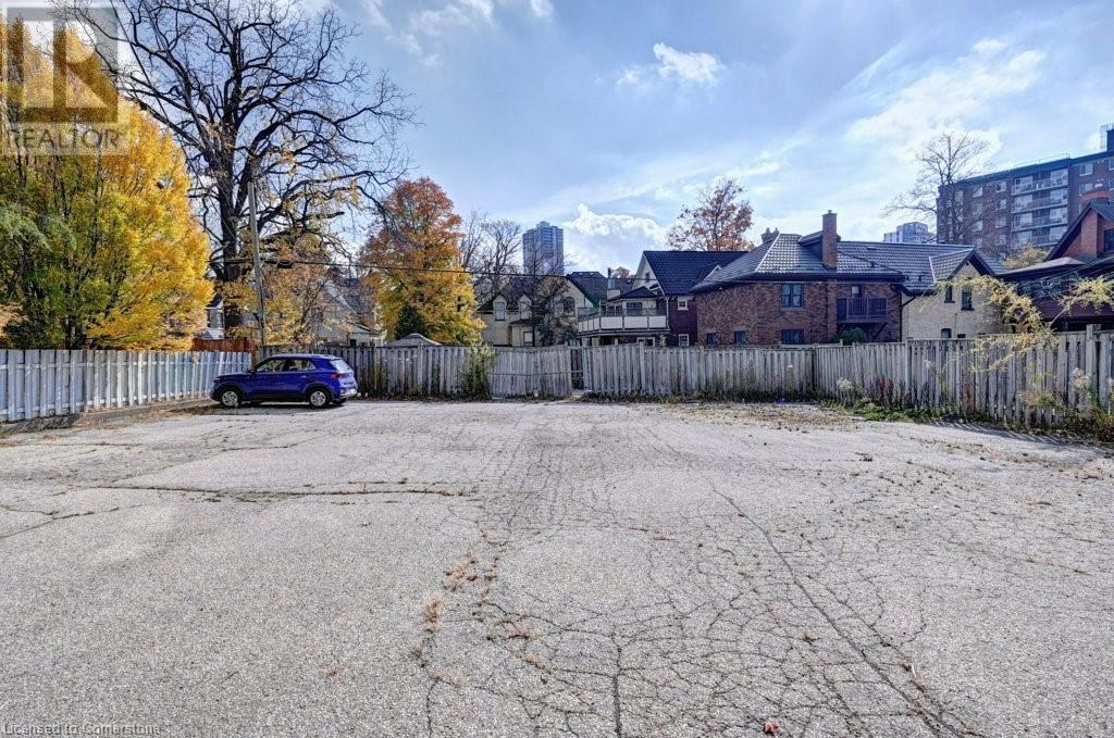 171 Victoria Street N Property Photo 48
