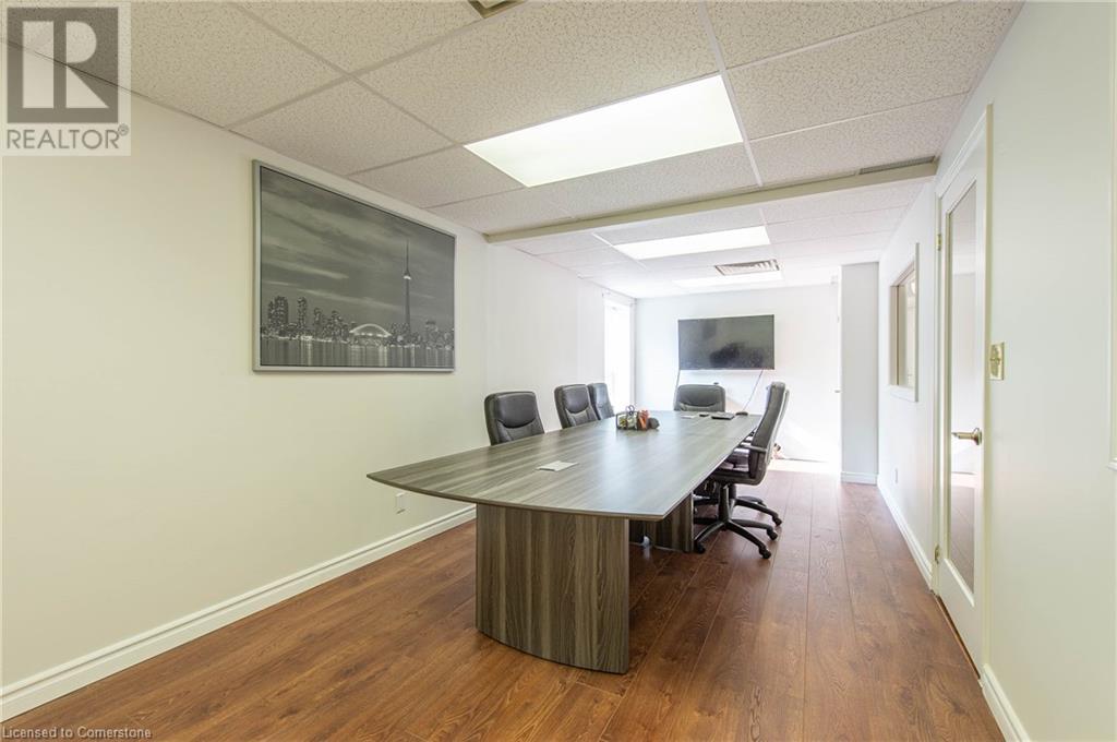 585 Queen Street S Property Photo 9