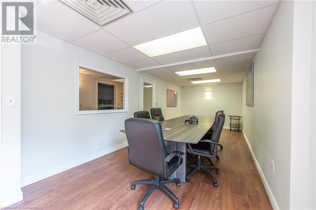 585 Queen Street S Property Photo 10