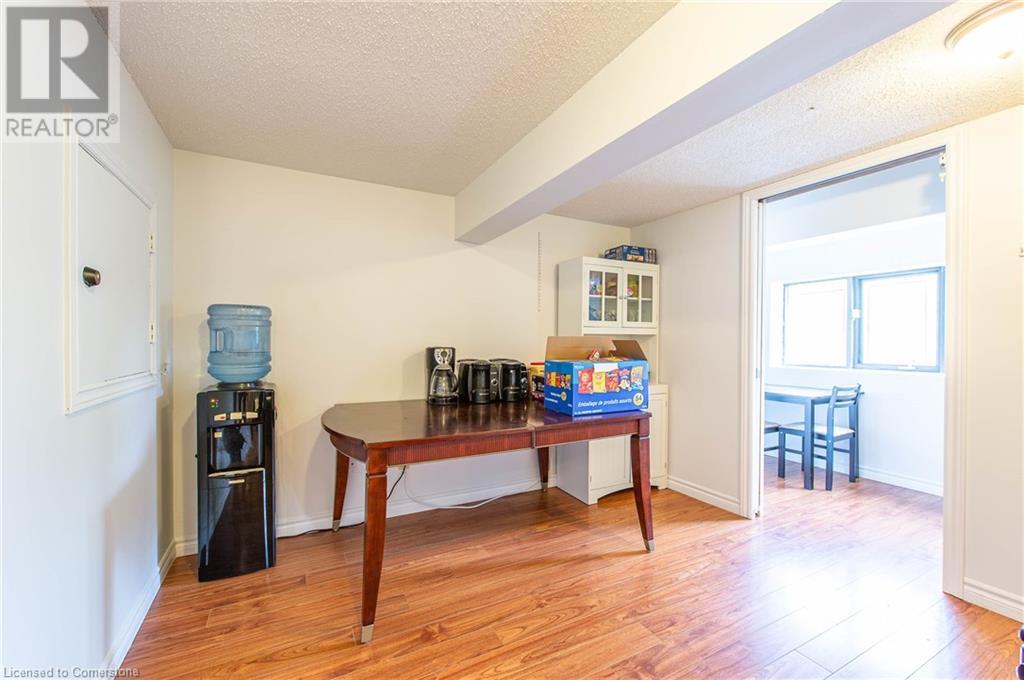 585 Queen Street S Property Photo 16