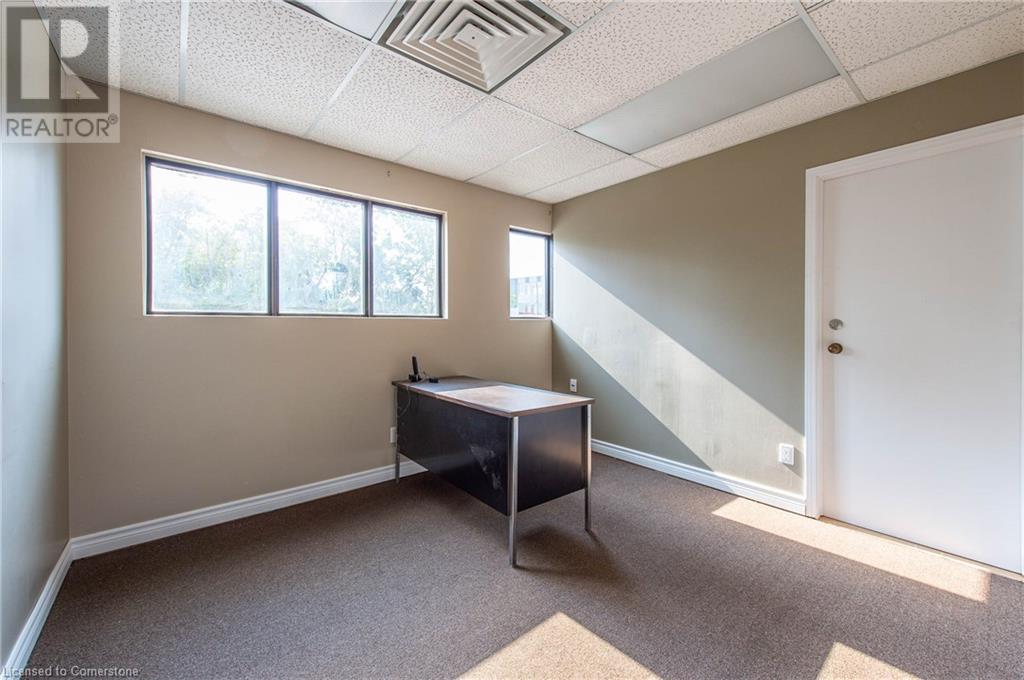 585 Queen Street S Property Photo 20