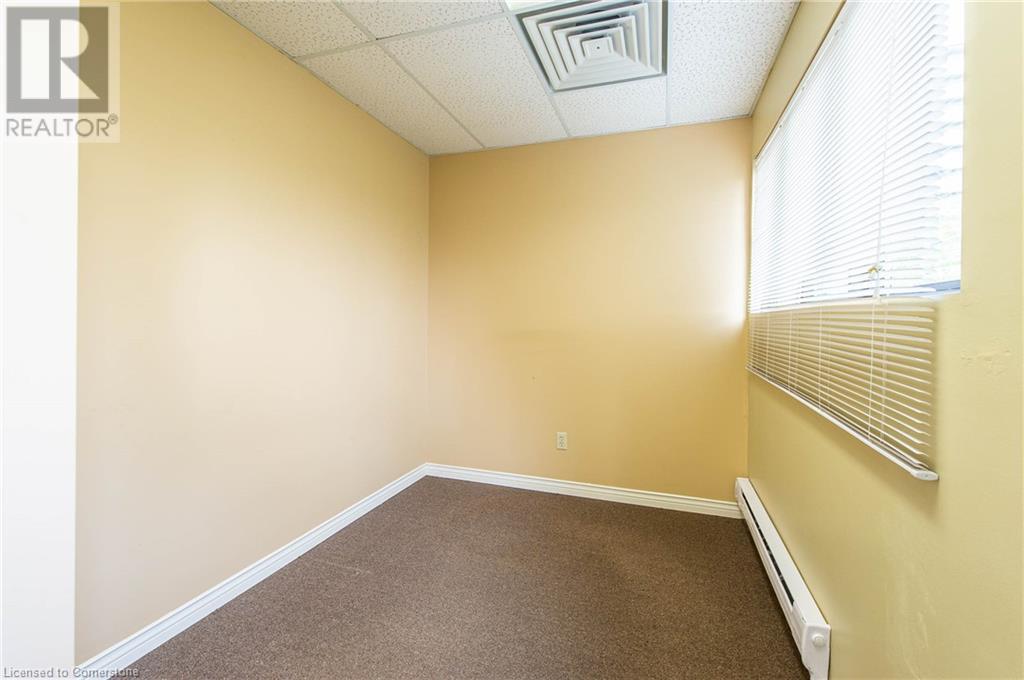 585 Queen Street S Property Photo 23