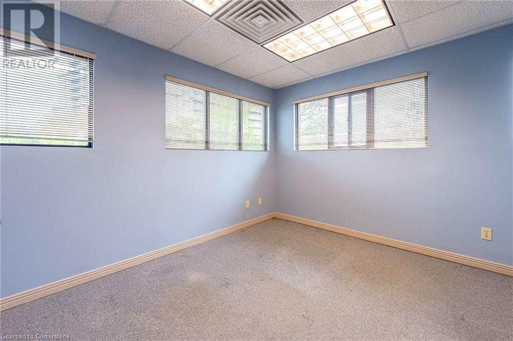 585 Queen Street S Property Photo 32