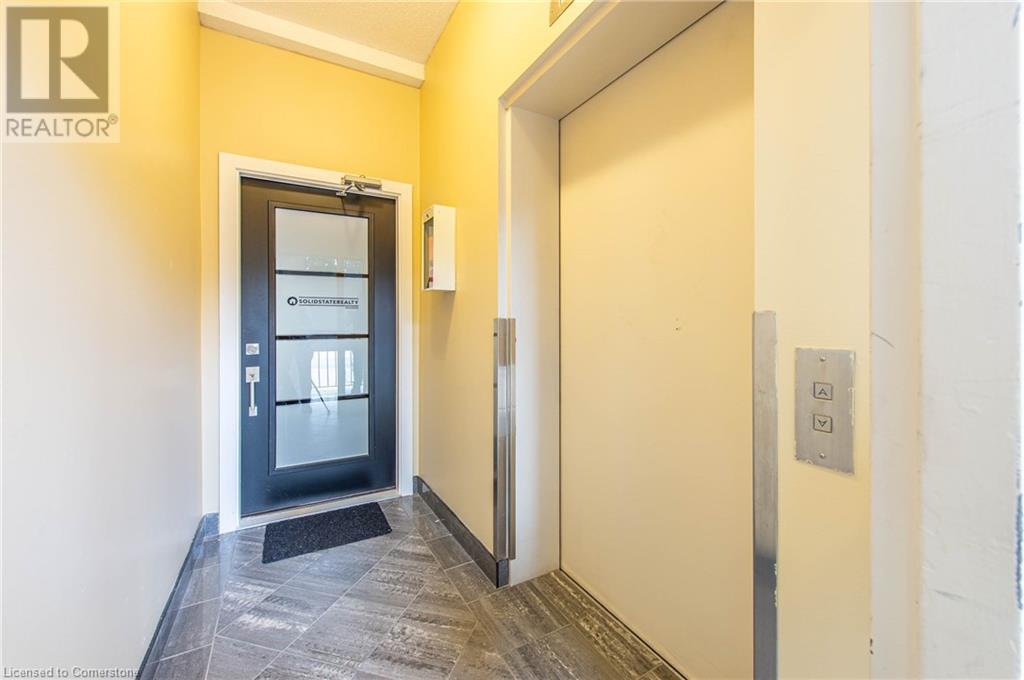 585 Queen Street S Property Photo 34