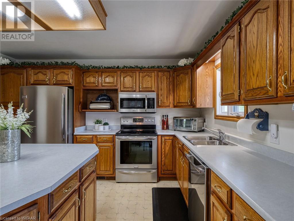 916 Norfolk County Road 28 Property Photo 6