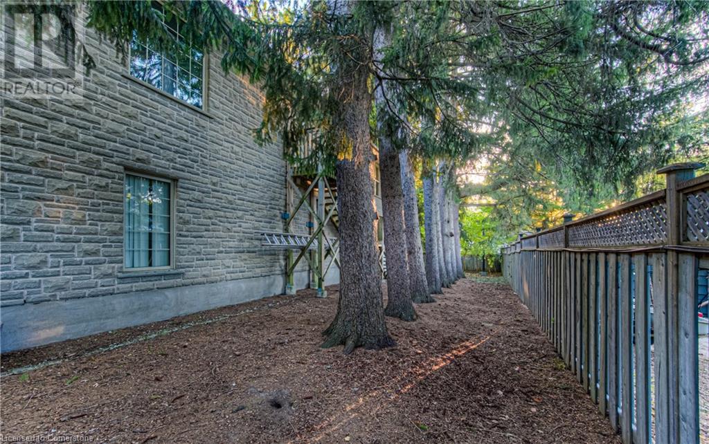 370 University Avenue E Unit# 102 & 103 Property Photo 28