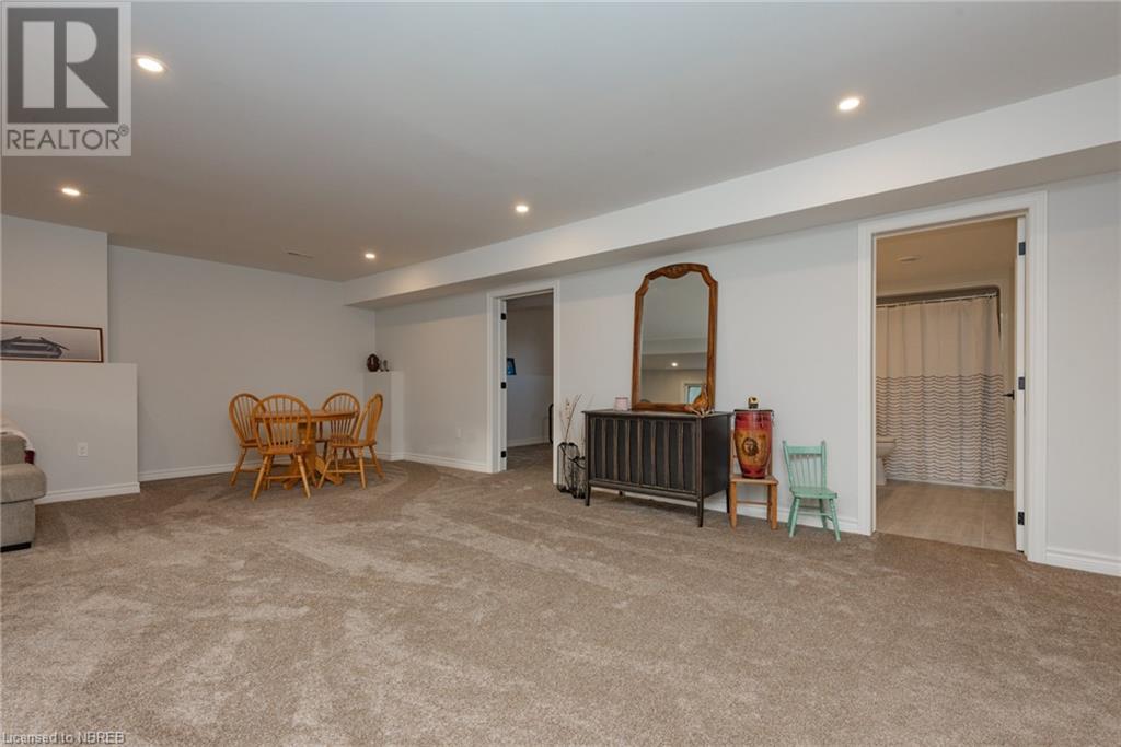 46 Oakridge Estates Property Photo 32