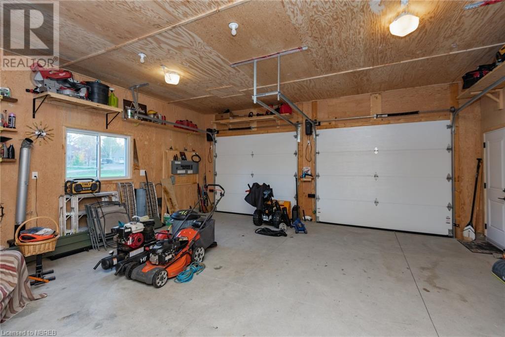 46 Oakridge Estates Property Photo 44