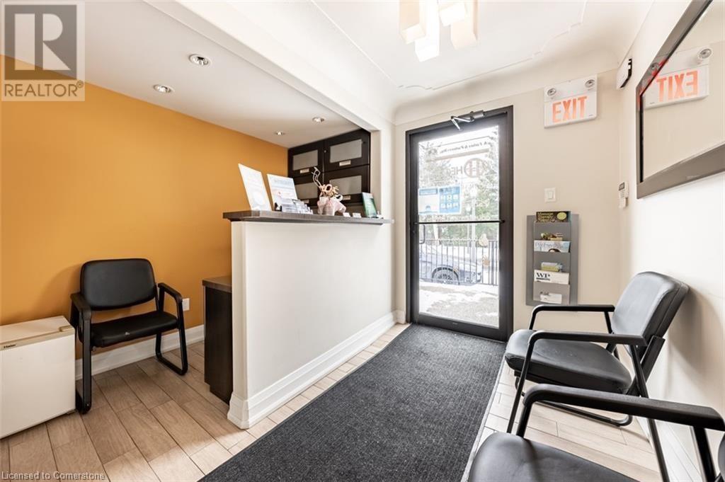 60 King Street Property Photo 2