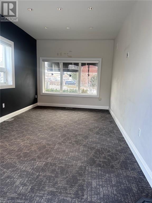60 King Street Property Photo 8