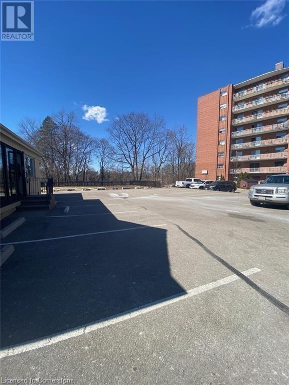 60 King Street Property Photo 10