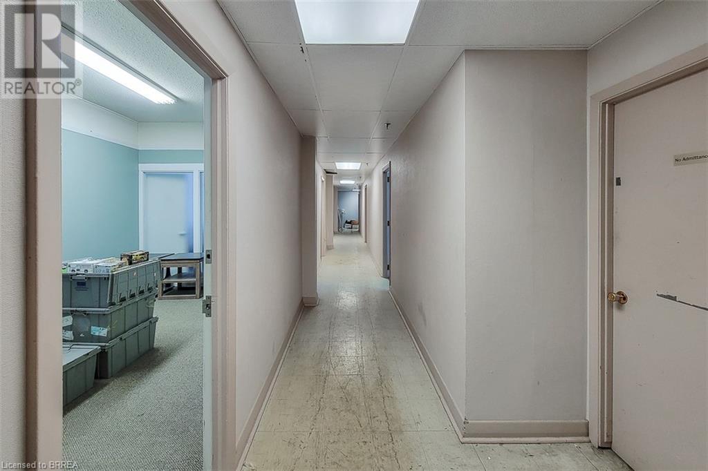 24 Norfolk Street N Property Photo 7