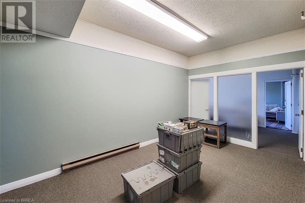 24 Norfolk Street N Property Photo 8