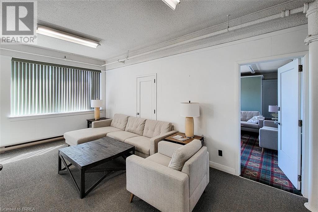 24 Norfolk Street N Property Photo 11