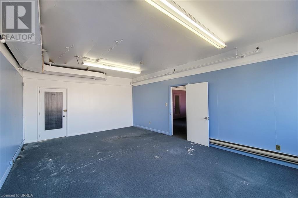 24 Norfolk Street N Property Photo 15