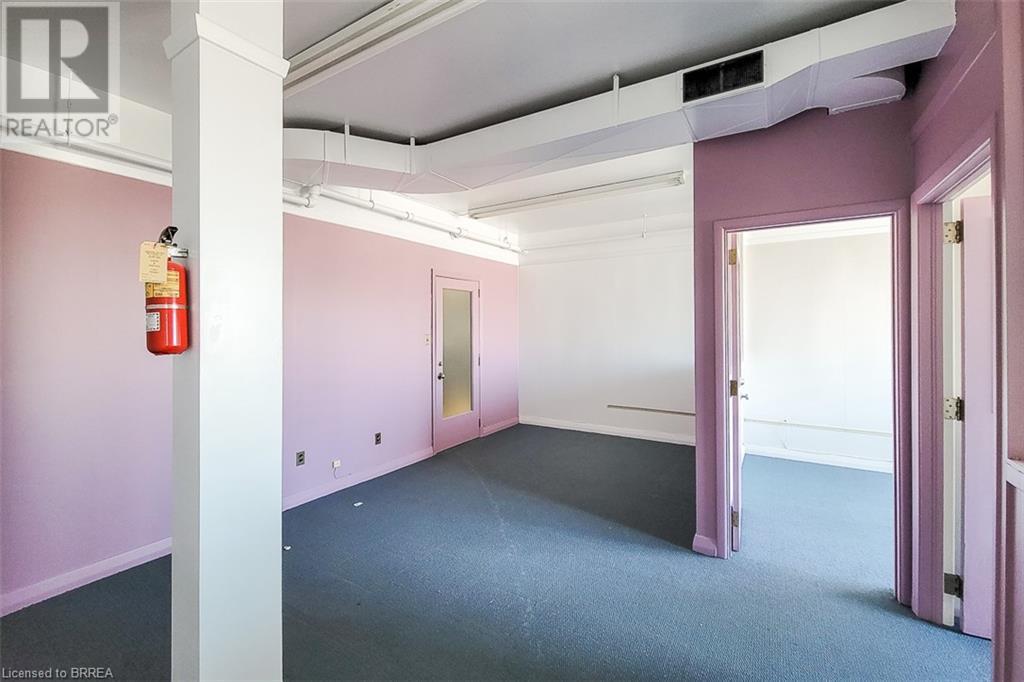24 Norfolk Street N Property Photo 16