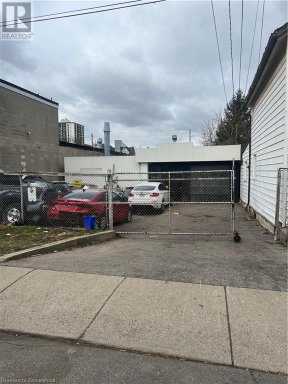 243 Mary Street Property Photo 2