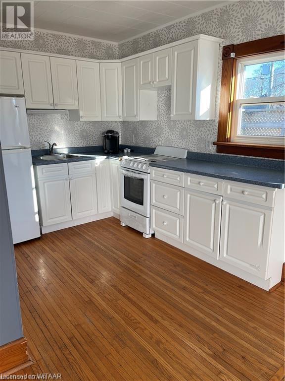 39 Norfolk Street N Property Photo 7