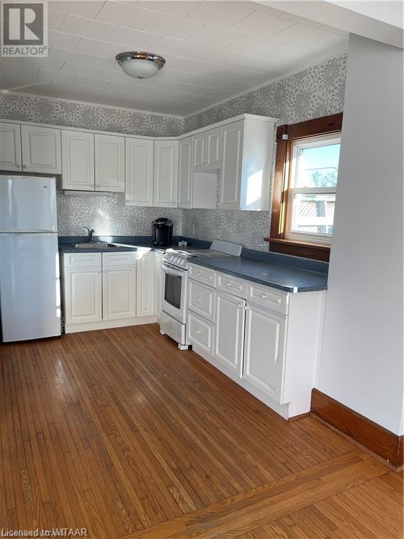 39 Norfolk Street N Property Photo 8