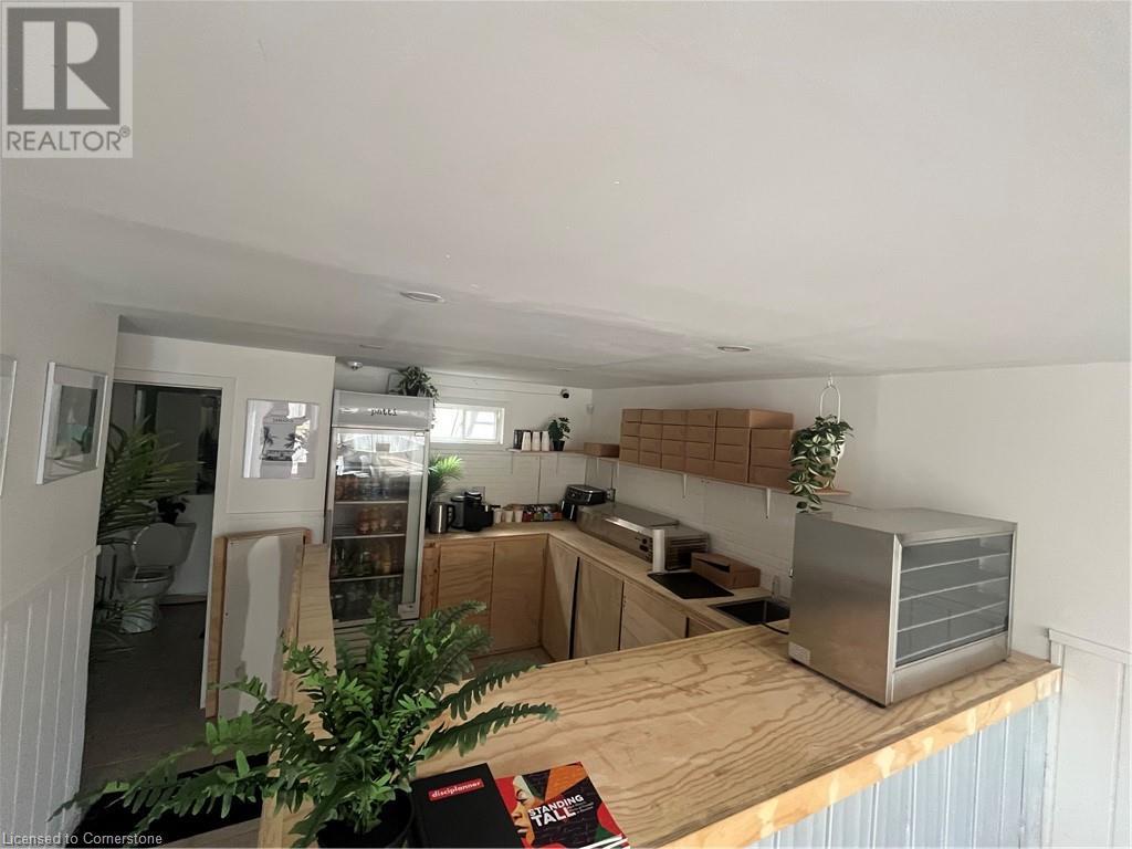 492 James Street N Property Photo 2