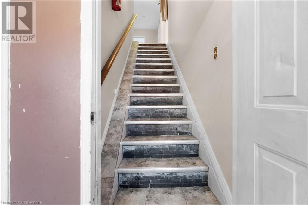 770 Barton Street E Property Photo 23
