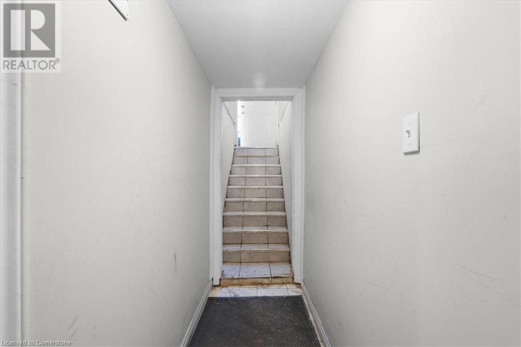770 Barton Street E Property Photo 27