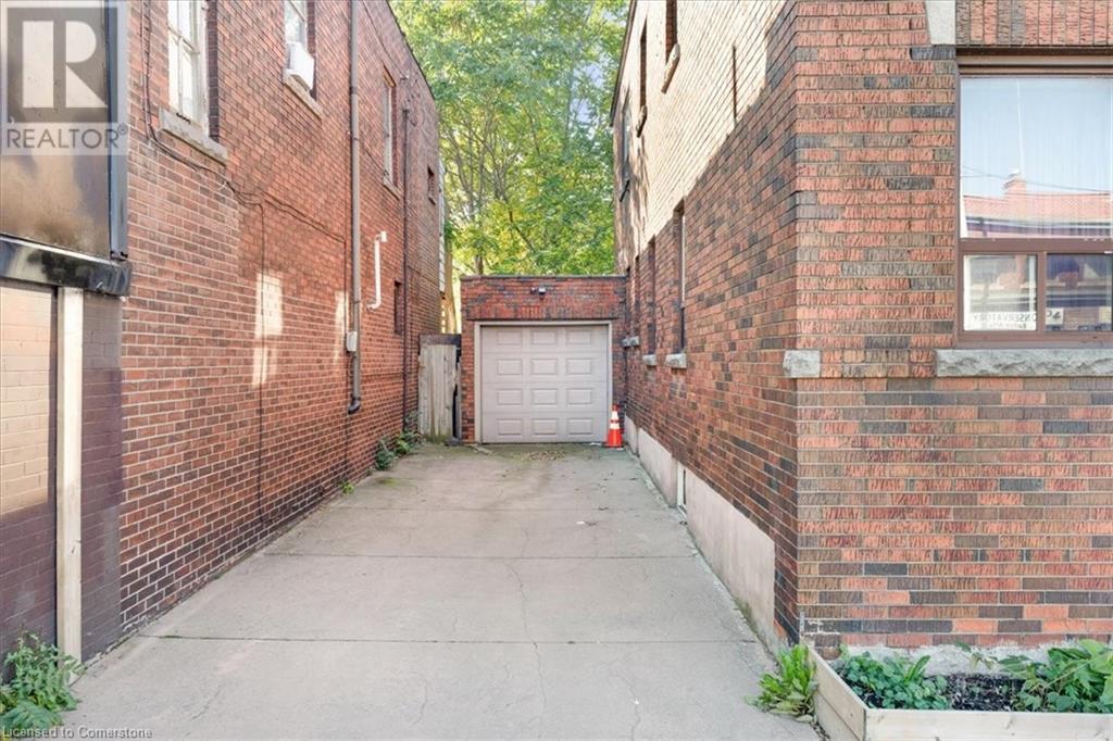 770 Barton Street E Property Photo 33