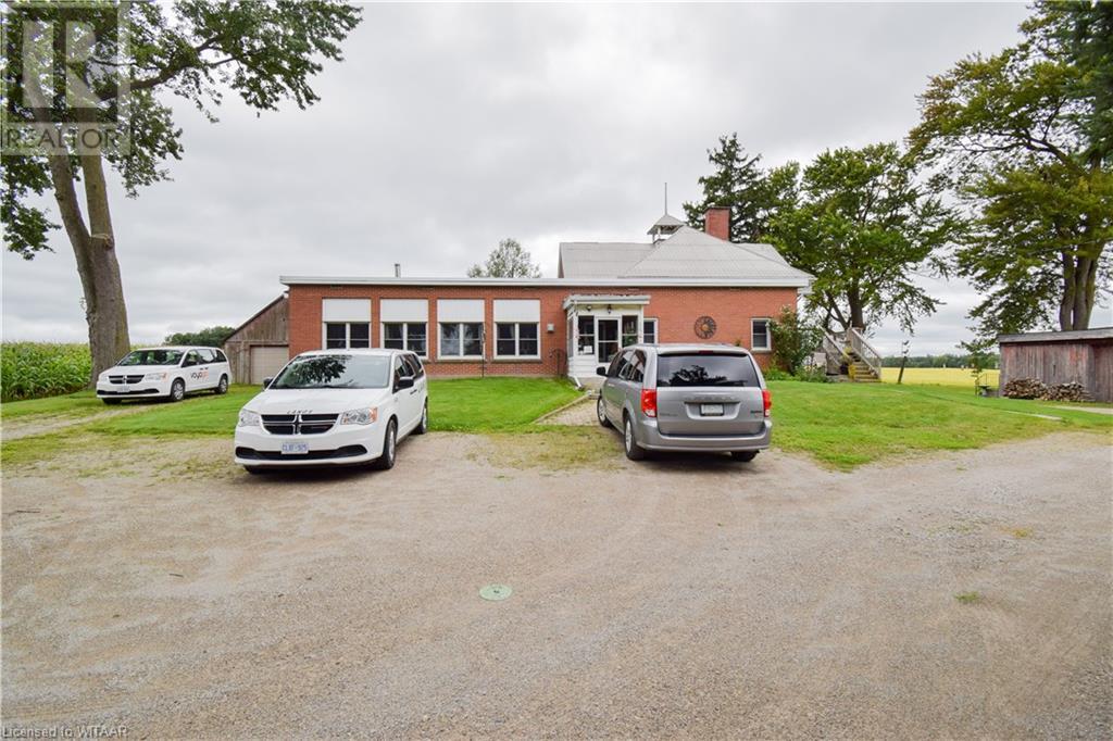 334789 33rd Line Property Photo 2