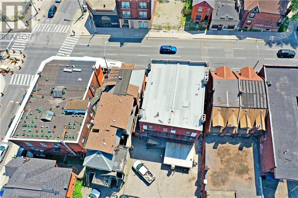 663 King Street E Property Photo 17