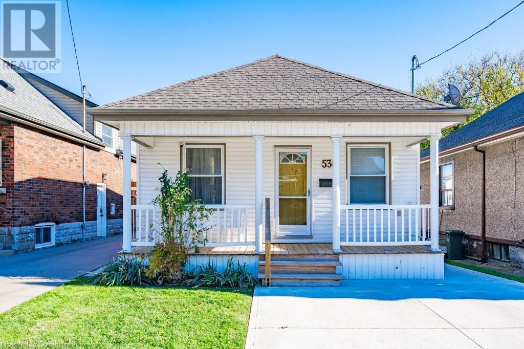 536 John Street N Property Photo