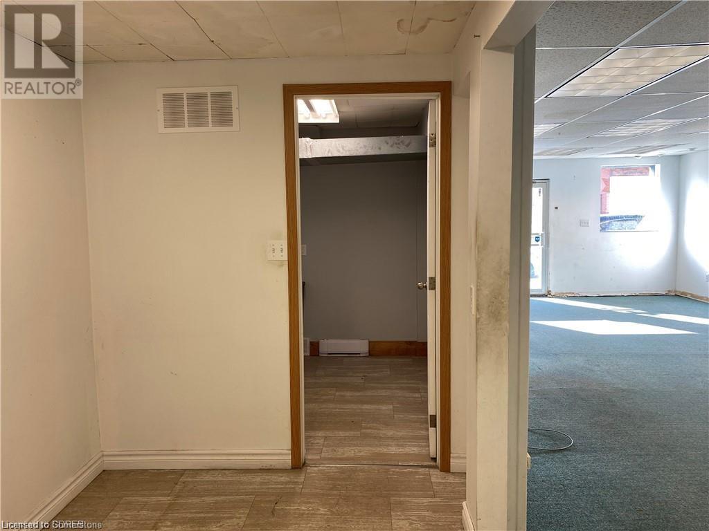 75 Robinson Street Property Photo 6