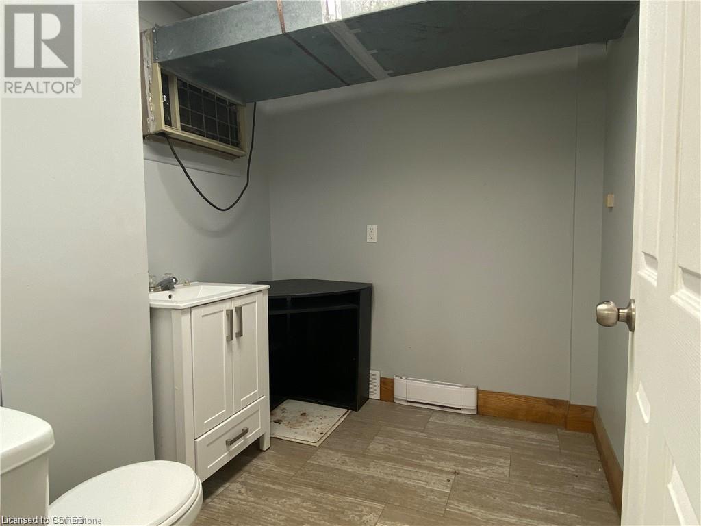 75 Robinson Street Property Photo 7