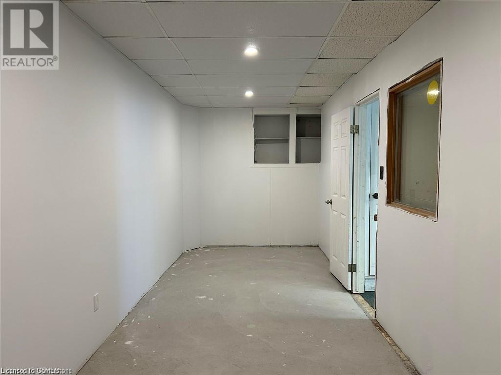 75 Robinson Street Property Photo 10