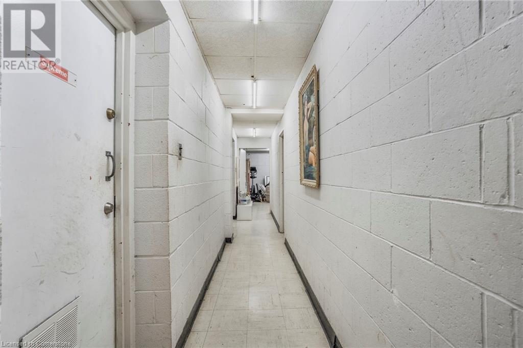 276 Parkdale Avenue N Property Photo 24